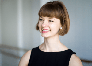 LizaKroeschellHeadshot.2016